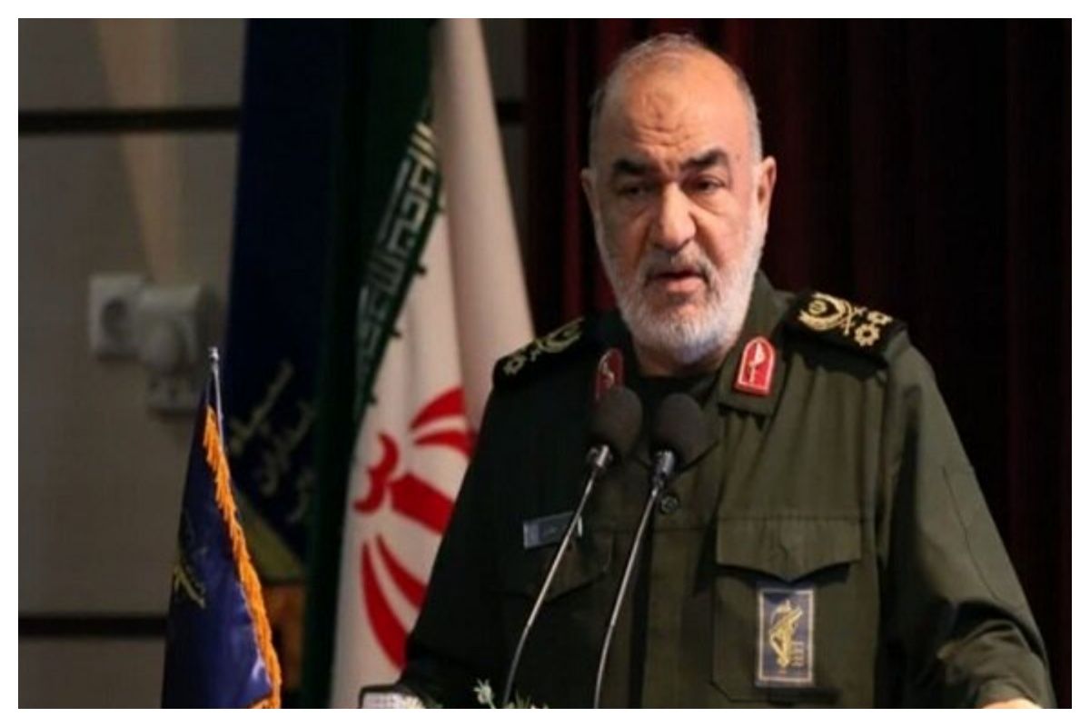 اظهارات فرمانده کل سپاه درباره امدادرسانی در حادثه بندر رجایی