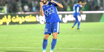 یکی از ملیپوشان استقلال به تهران برمیگردد