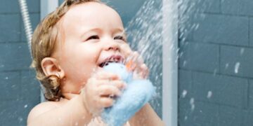 ادرار کردن زیر دوش برای سلامتی خطر دارد؟