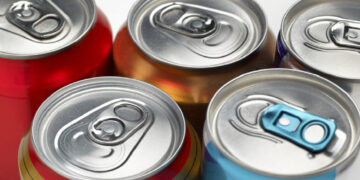 وقتی نوشیدنی انرژی زا میخوریم چه اتفاقی در بدن میافتد؟