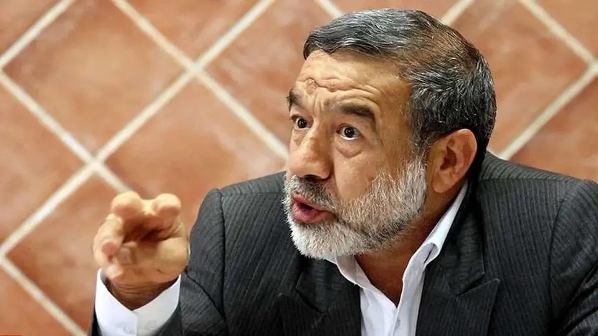 هشدار غضنفری به عراقچی: یا متن توافق را فورا در اختیار مجلس بگذار یا استیضاحت میکنیم