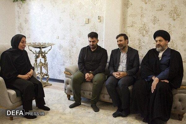 دیدار طحان نظیف با خانواده‌ شهید حسن شجاعی/ روایت سخنگوی شورای نگهبان از حمله اسرائیل به زندان اوین + تصویر